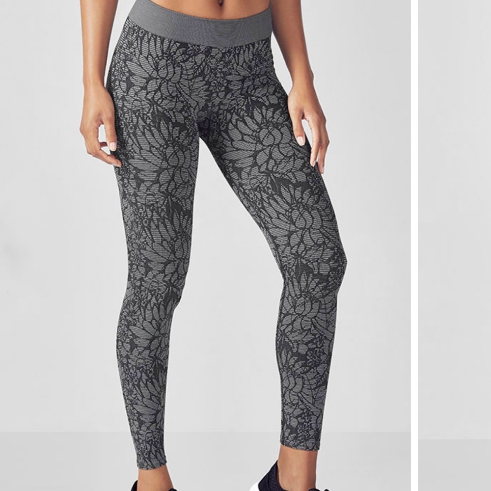 Fabletics women’s sebastian seamless flower print leggings